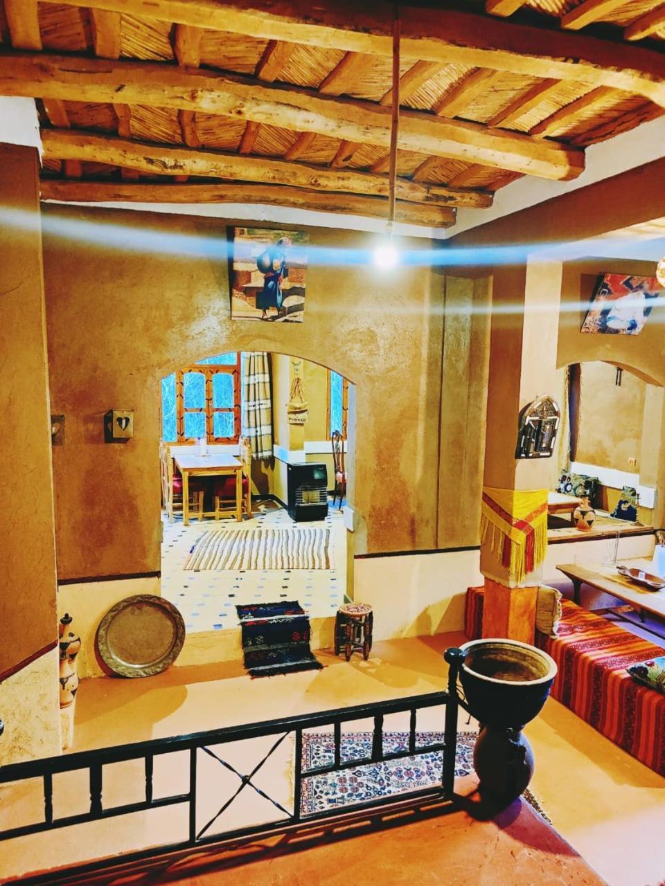 Riad Pizzeria Marhaba Akhendachou n'Ait Ouffi Exterior foto