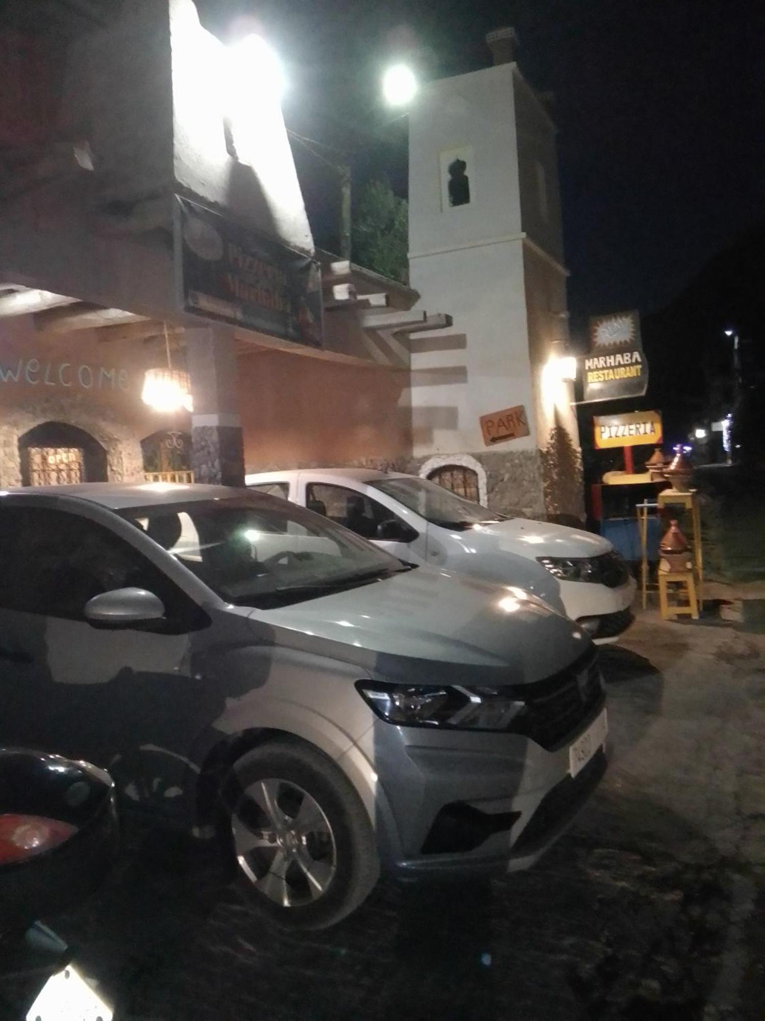 Riad Pizzeria Marhaba Akhendachou n'Ait Ouffi Exterior foto
