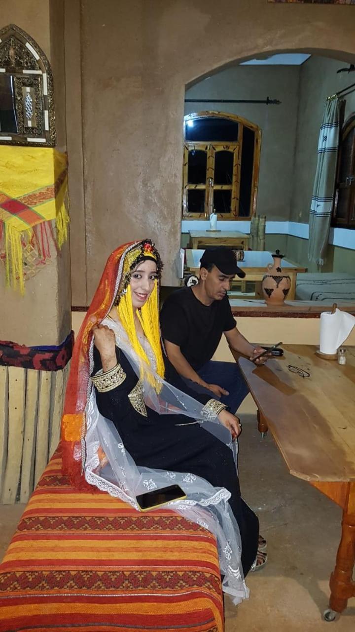 Riad Pizzeria Marhaba Akhendachou n'Ait Ouffi Exterior foto