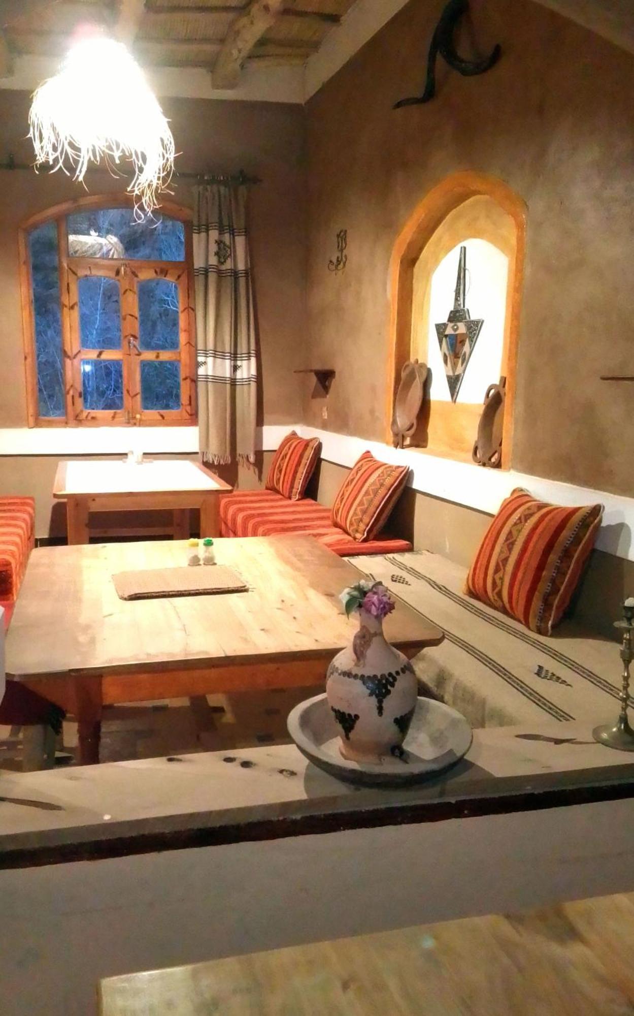 Riad Pizzeria Marhaba Akhendachou n'Ait Ouffi Zimmer foto